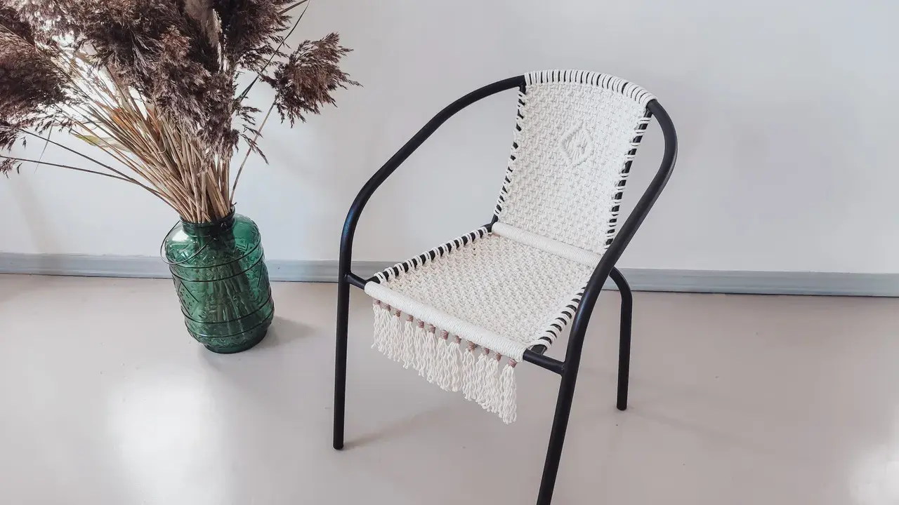 Pikowane krzesło DIY: Stwórz unikalny mebel krok po kroku!