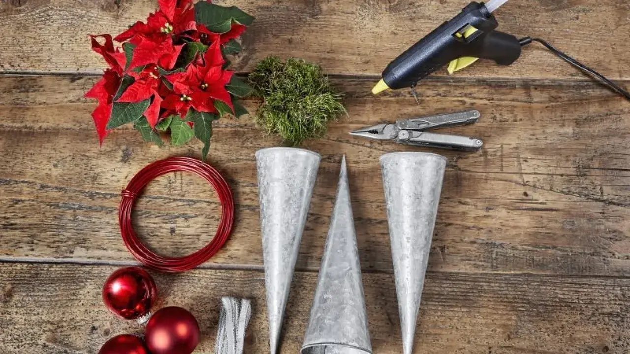 Odmień krzesła na święta: DIY i szybkie dekoracje na Boże Narodzenie i Wielkanoc
