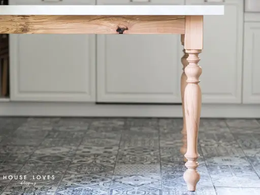 Jak zrobić stół z blatu kuchennego? Poradnik DIY i oszczędności!