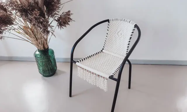 Pikowane krzesło DIY: Stwórz unikalny mebel krok po kroku!