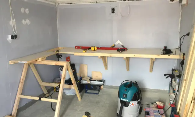 Jak zrobić stół warsztatowy? Twój projekt DIY od planu do blatu